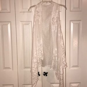 White lace shawl/vest